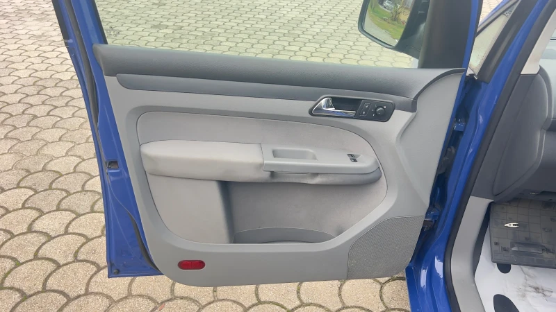 VW Caddy 1.9TDI 4x4 6скорости Промоция, снимка 8 - Автомобили и джипове - 52755226