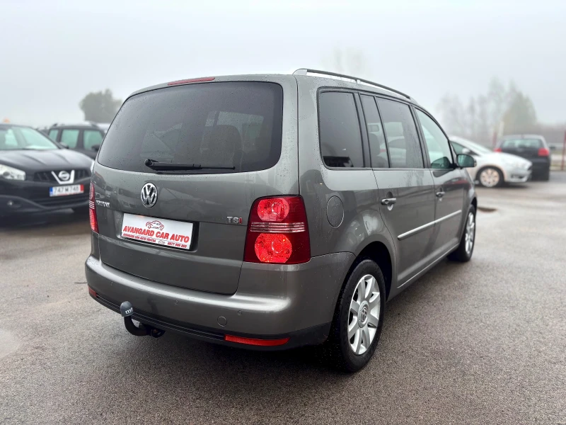VW Touran, снимка 7 - Автомобили и джипове - 52990261