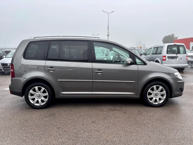 VW Touran, снимка 4 - Автомобили и джипове - 52990261