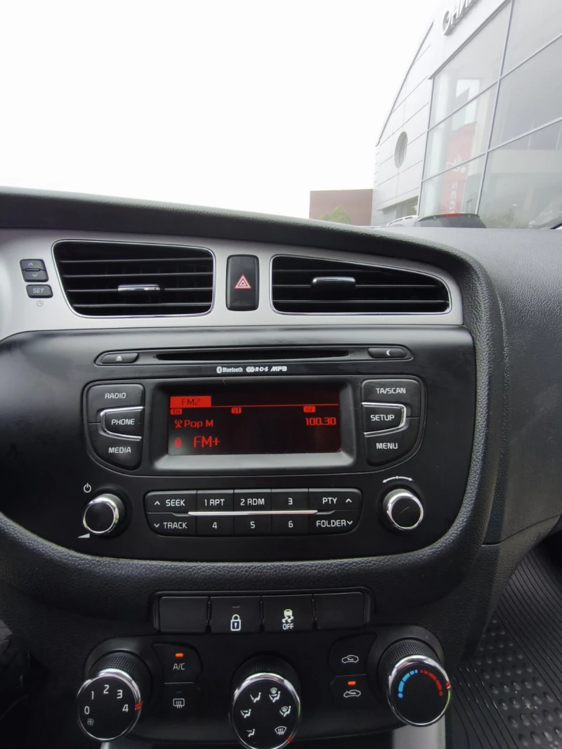 Kia Ceed 1.4 CRDI, снимка 6 - Автомобили и джипове - 53452045
