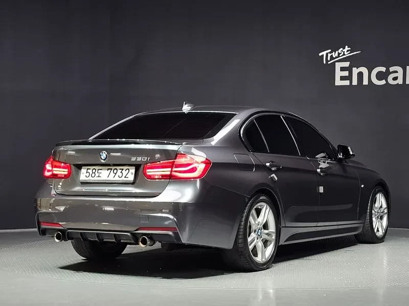 BMW 330 I M Sports, снимка 2 - Автомобили и джипове - 55803581