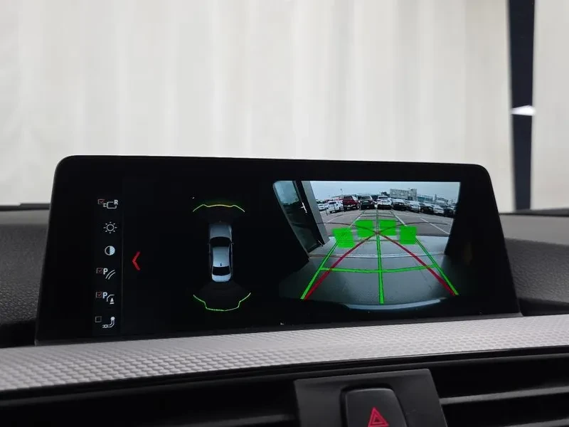 BMW 330 I M Sports, снимка 15 - Автомобили и джипове - 55803581