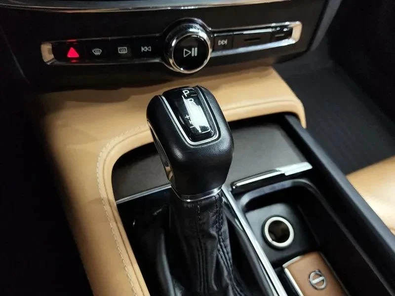 Volvo V90, снимка 9 - Автомобили и джипове - 56688043