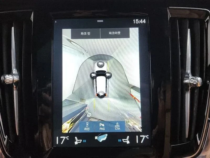 Volvo V90, снимка 14 - Автомобили и джипове - 56688043