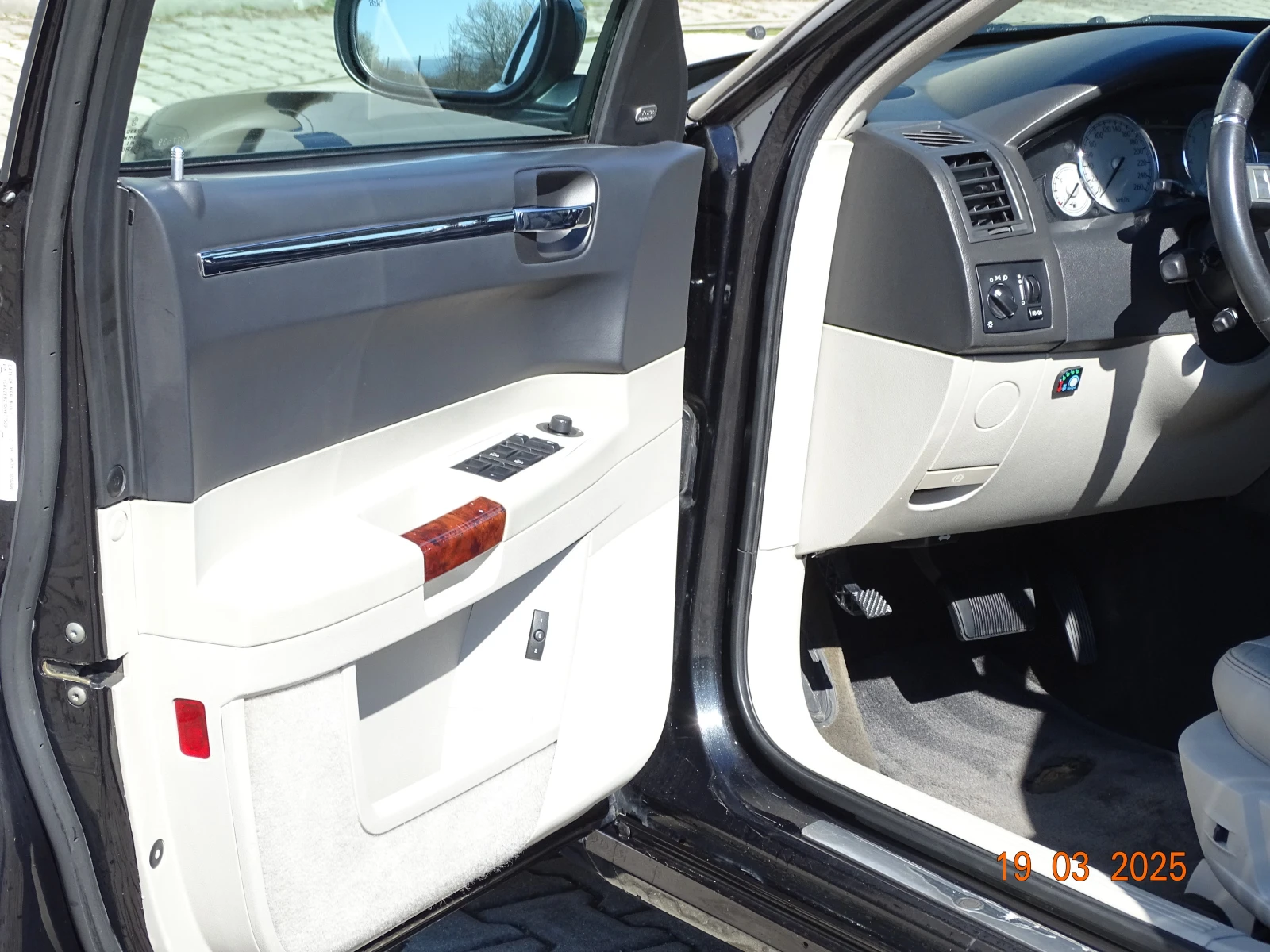 Chrysler 300c V8 5.7 HEMI 4x4 LPG | Mobile.bg   11