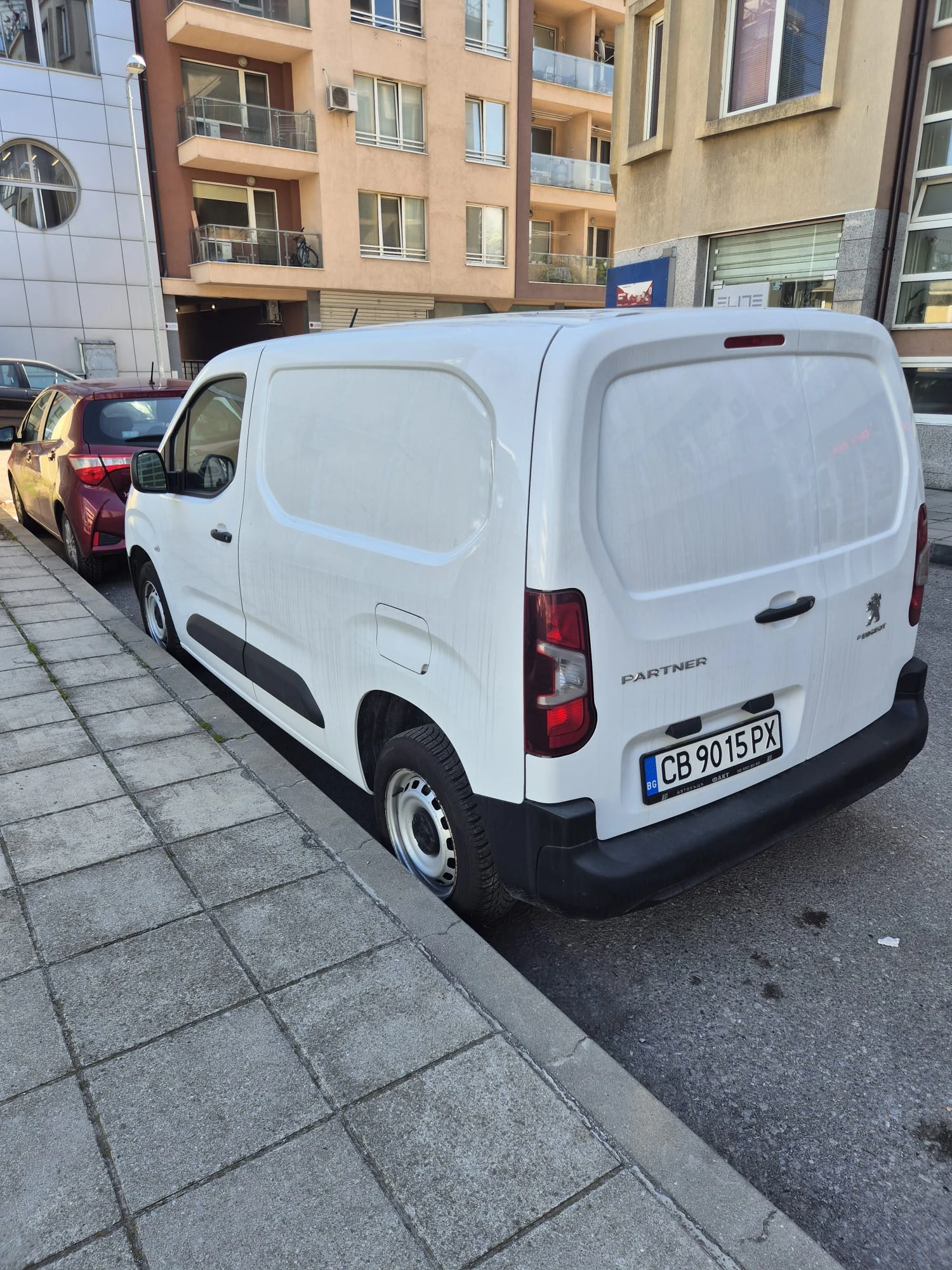 Peugeot Partner Собствен лизинг - изображение 3