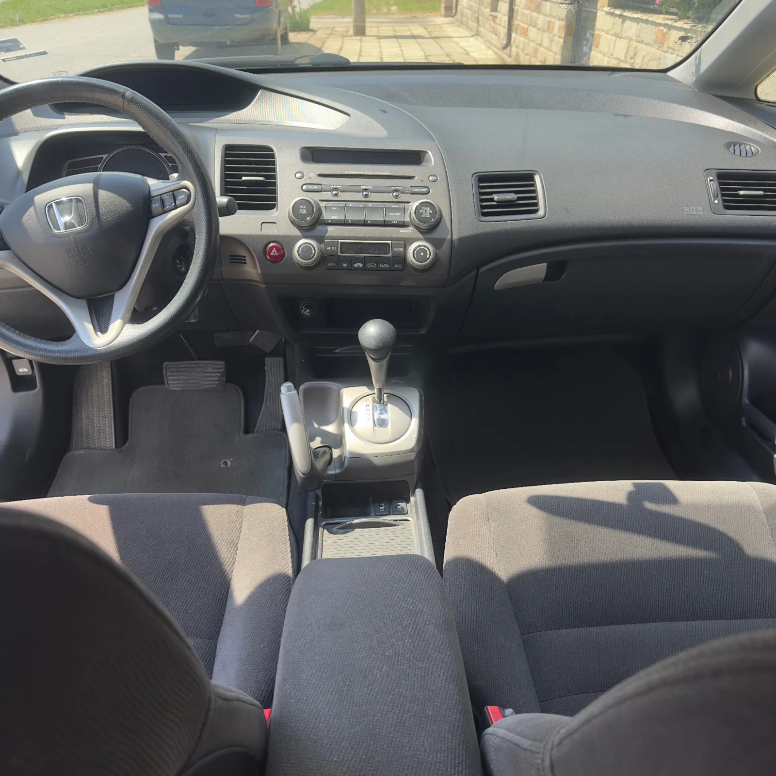 Honda Civic 1.8 I- VTEC Бензин - изображение 6