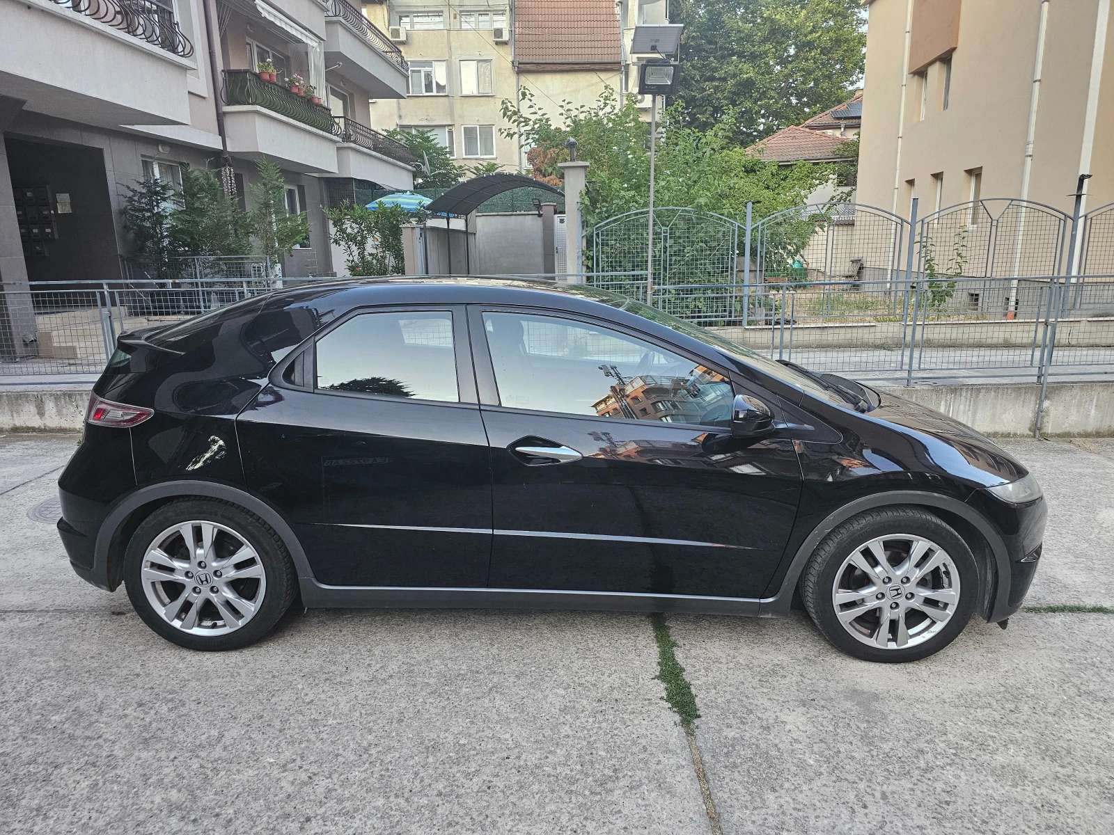 Honda Civic 1.8i Facelift - изображение 4