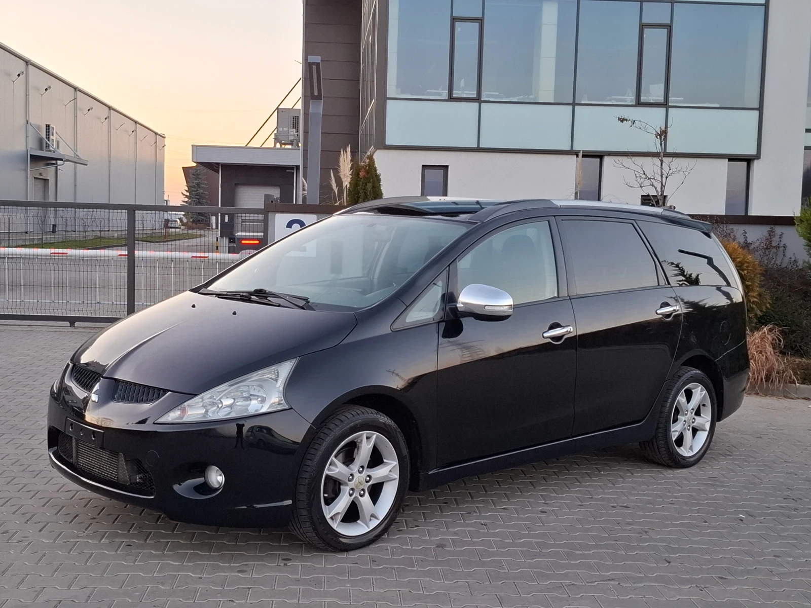 Mitsubishi Grandis 2.0DiD* (136��)* * FACELIFT* * 6+ 1* * ��� ����*  | Mobile.bg � ����������� 3