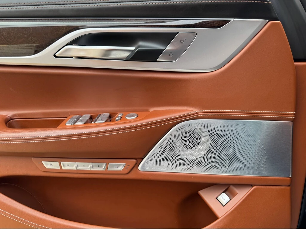 BMW 760 * Series M760Li xDrive * CARFAX * ���� �� �� | Mobile.bg � ����������� 17