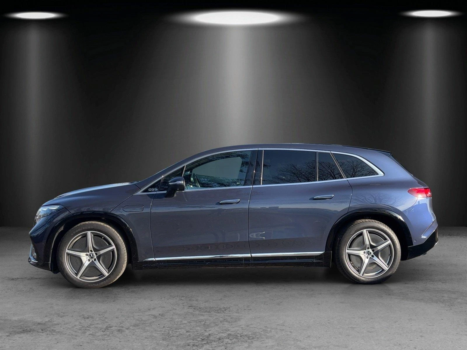 Mercedes-Benz EQS 450 SUV/AMG/4MATIC/HYPERSCREEN/BURM/PANO/ - изображение 2