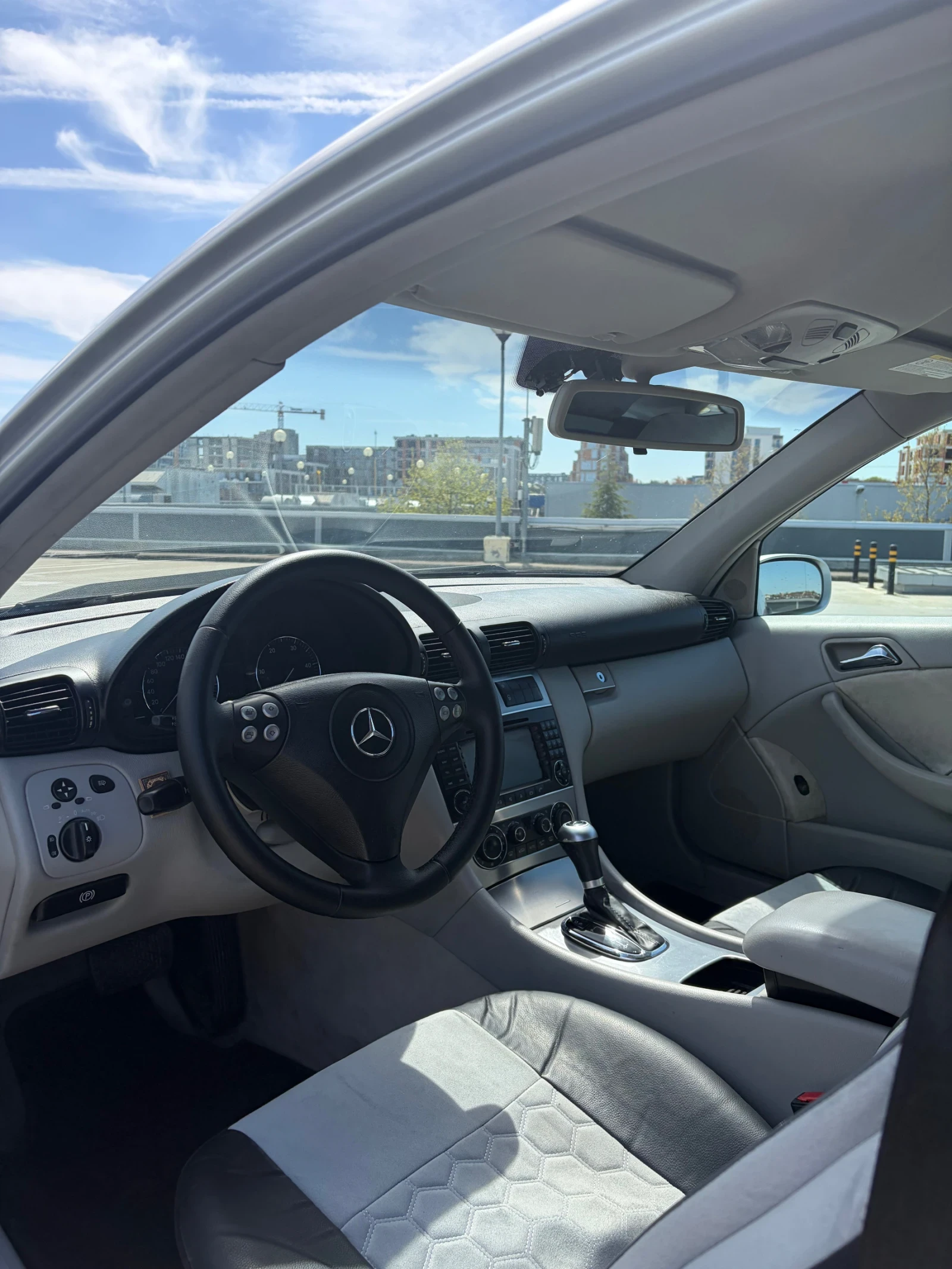 Mercedes-Benz C 220, снимка 3 - Автомобили и джипове - 54343489