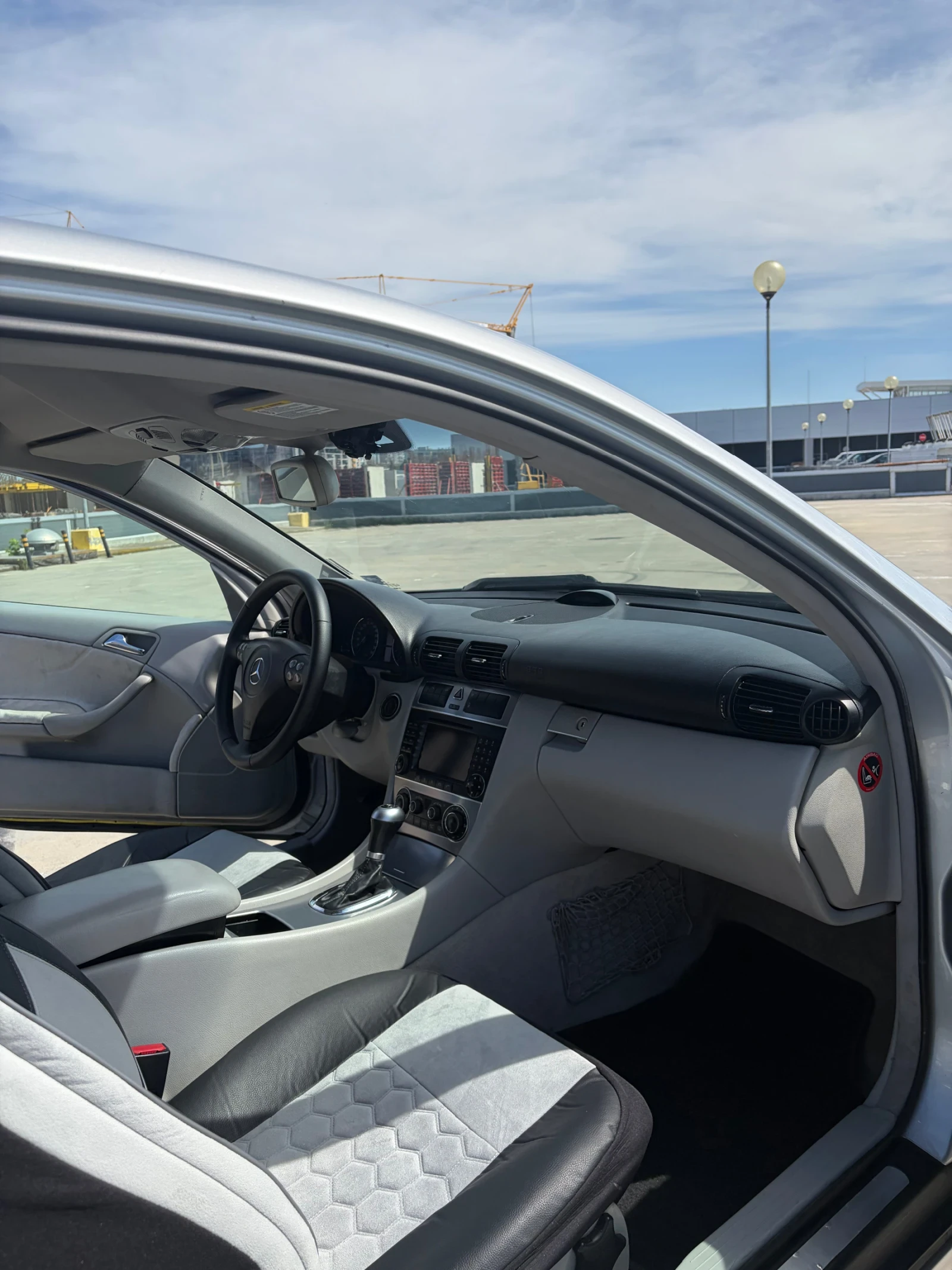 Mercedes-Benz C 220, снимка 4 - Автомобили и джипове - 54343489