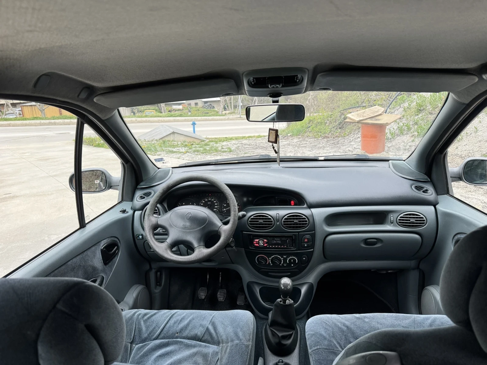 Renault Scenic 2.0 газ , снимка 7 - Автомобили и джипове - 54351317