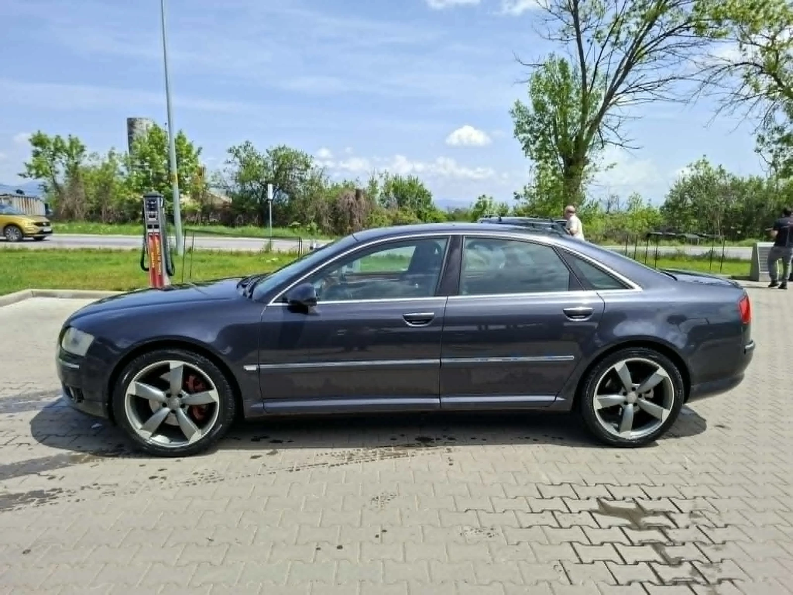Audi A8 3.2