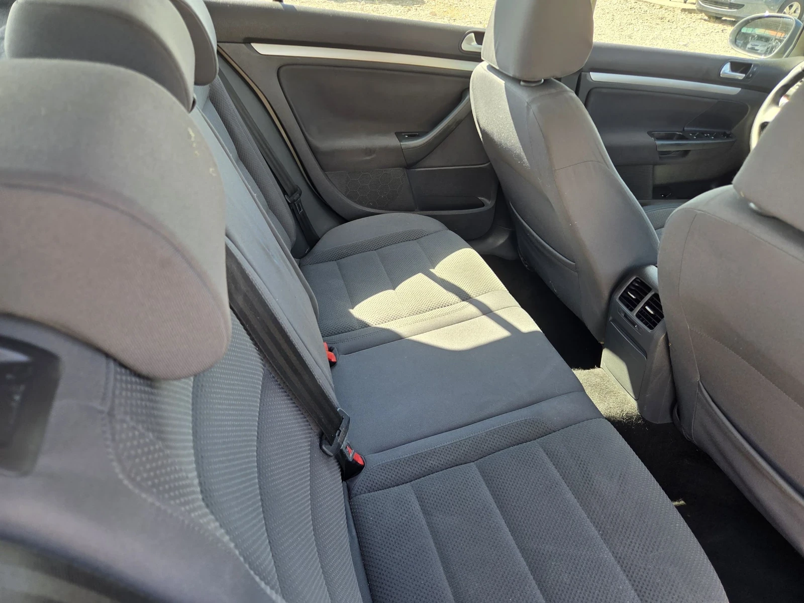VW Golf 1.6* фабрична газ* Италия, снимка 13 - Автомобили и джипове - 55035100