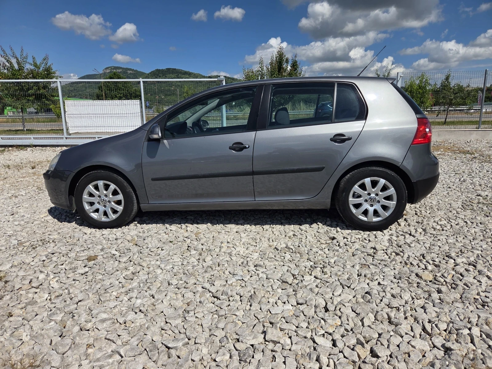 VW Golf 1.6* фабрична газ* Италия, снимка 8 - Автомобили и джипове - 55035100