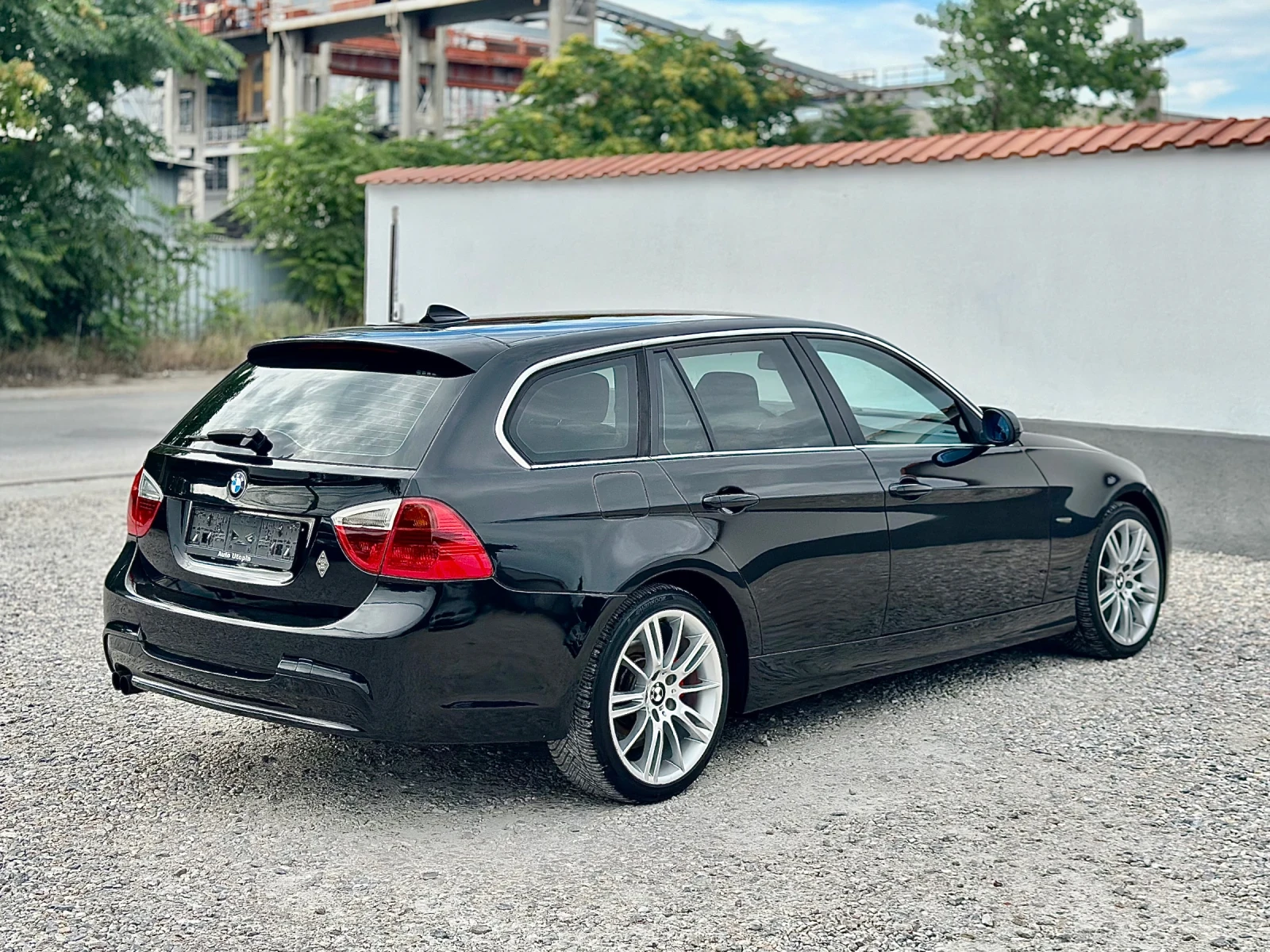 BMW 330 М-ПАК/АНДРОЙД/КАФЯВА КОЖА/ПОДГРЕВ, снимка 4 - Автомобили и джипове - 55036656