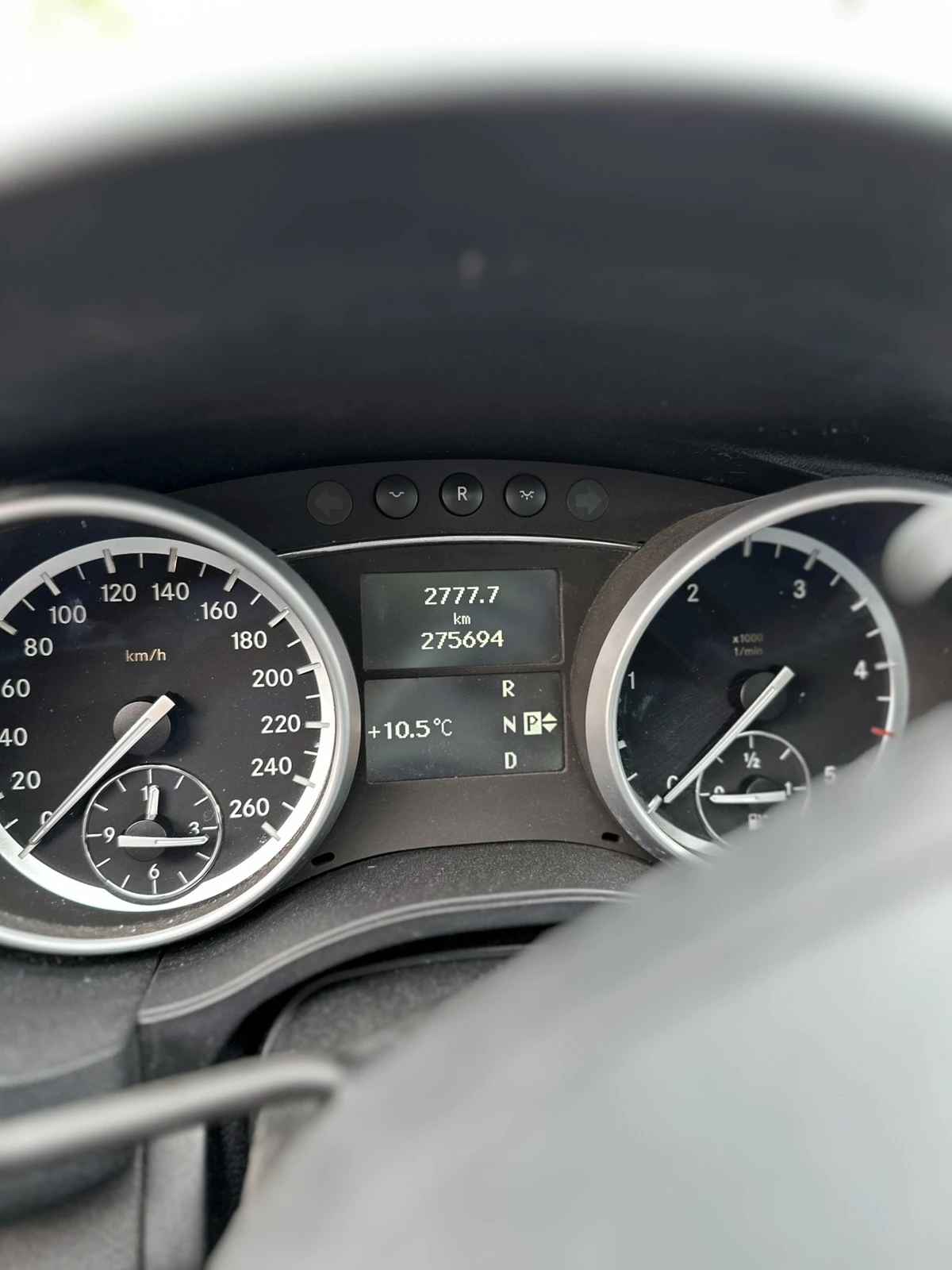 Mercedes-Benz R 350 4MATIC / 6+ 1 места / Пълна история / Панорама / П, снимка 10 - Автомобили и джипове - 55187195