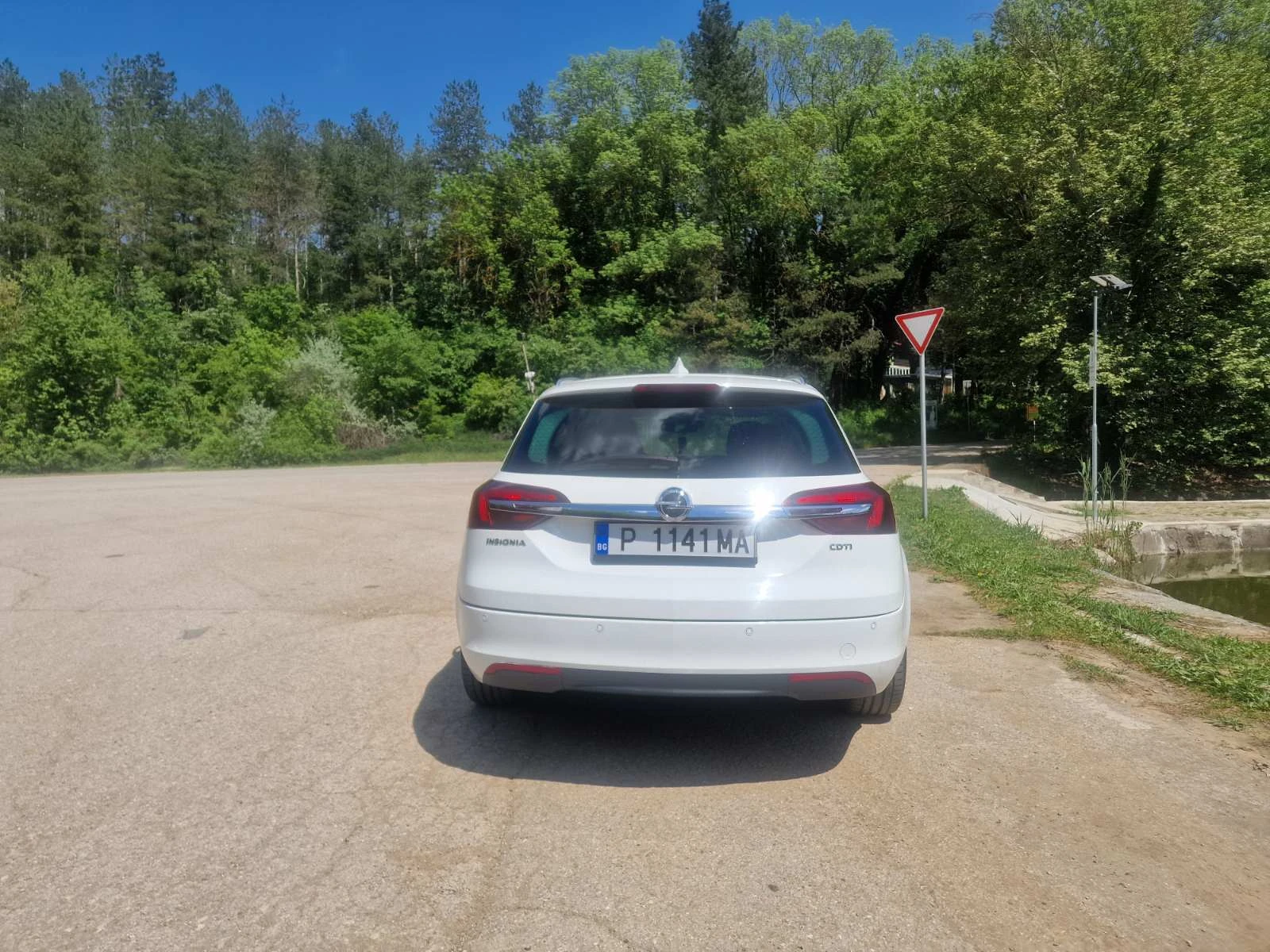 Opel Insignia, снимка 2 - Автомобили и джипове - 55533867