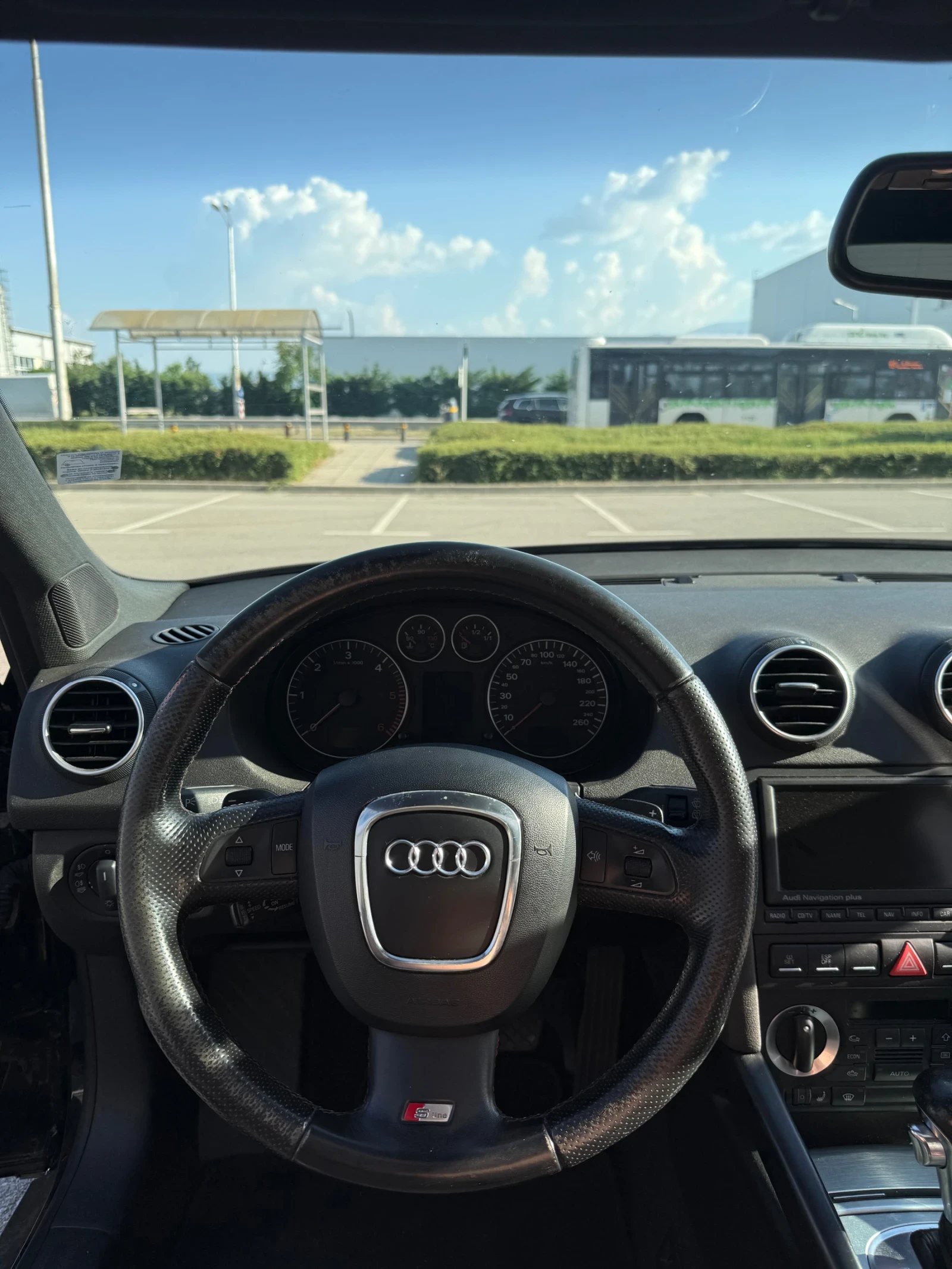 Audi A3 2.0 TDI 140кс auto/navi пълен Sline, снимка 10 - Автомобили и джипове - 55574400