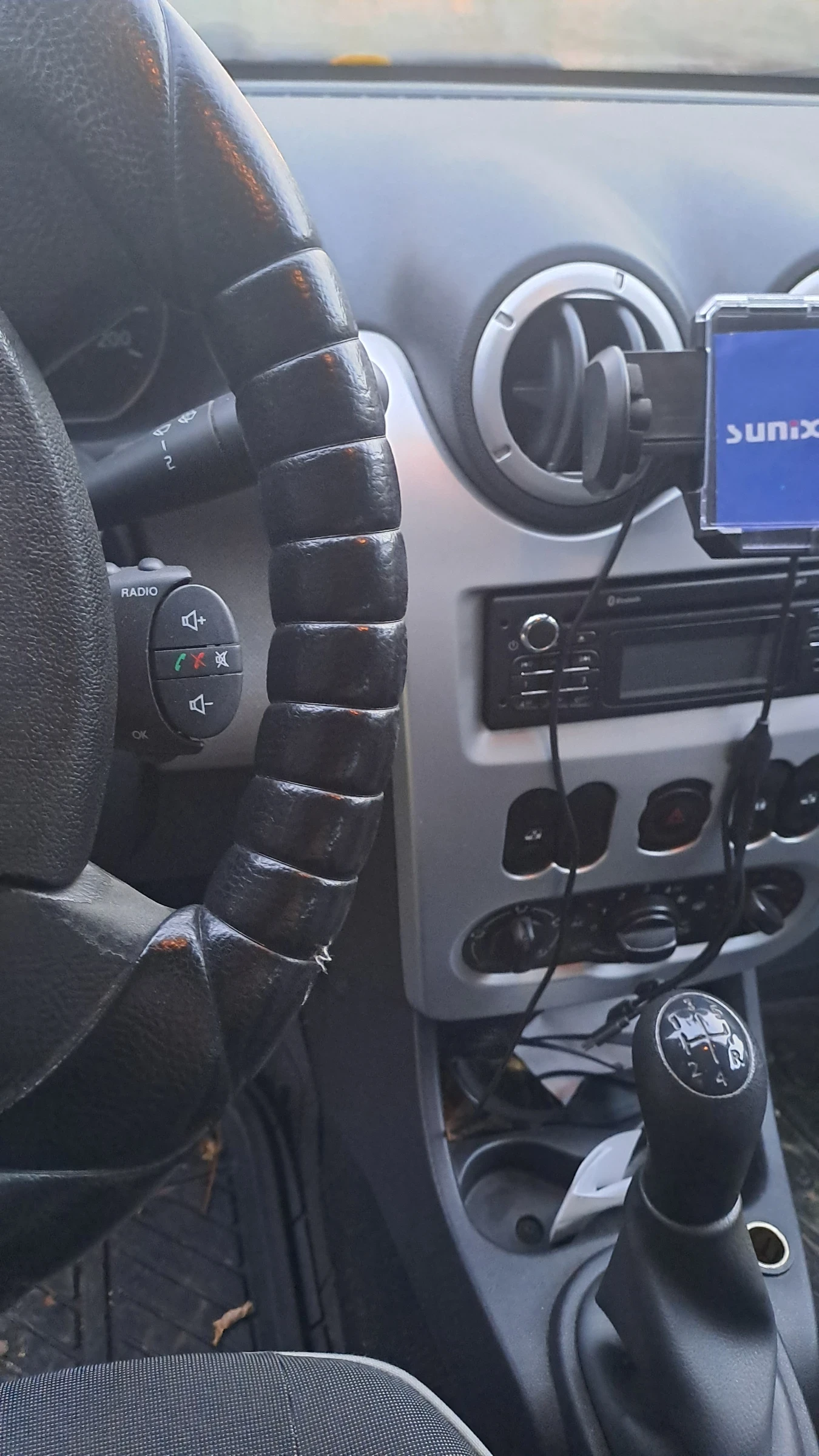 Dacia Logan, снимка 7 - Автомобили и джипове - 55588408