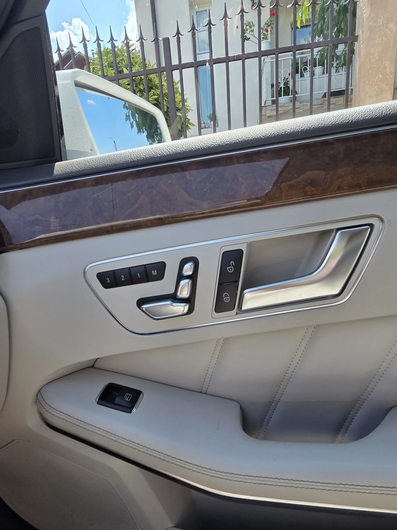 Mercedes-Benz E 300 231 к.с. 9G tronic, снимка 10 - Автомобили и джипове - 55603071