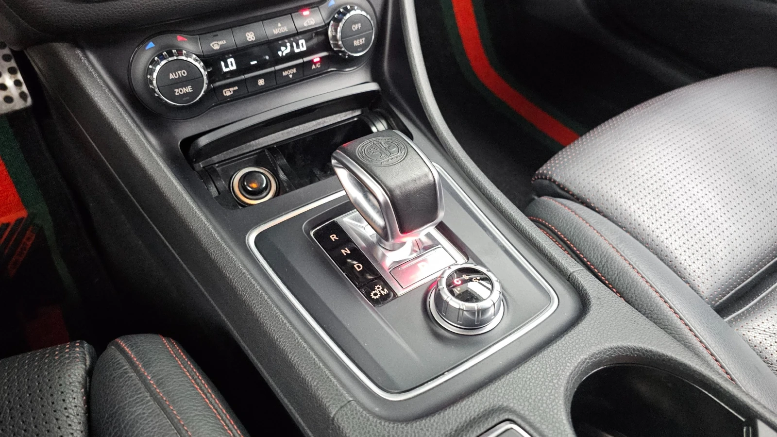 Mercedes-Benz CLA 45 AMG 4MATIC | Sunroof | Navigation | Memory | Camera, снимка 7 - Автомобили и джипове - 55777376