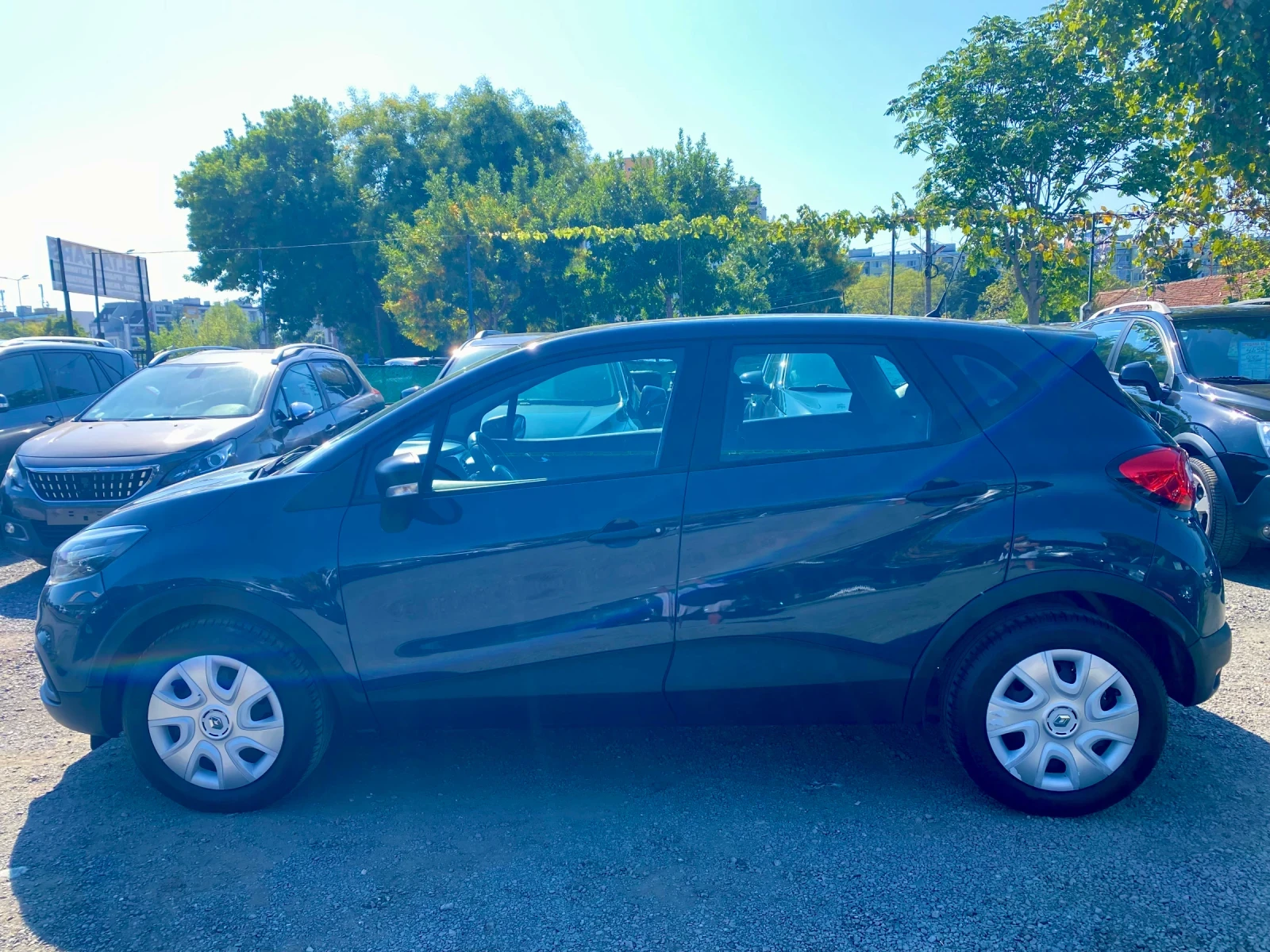 Renault Captur, снимка 3 - Автомобили и джипове - 55911730