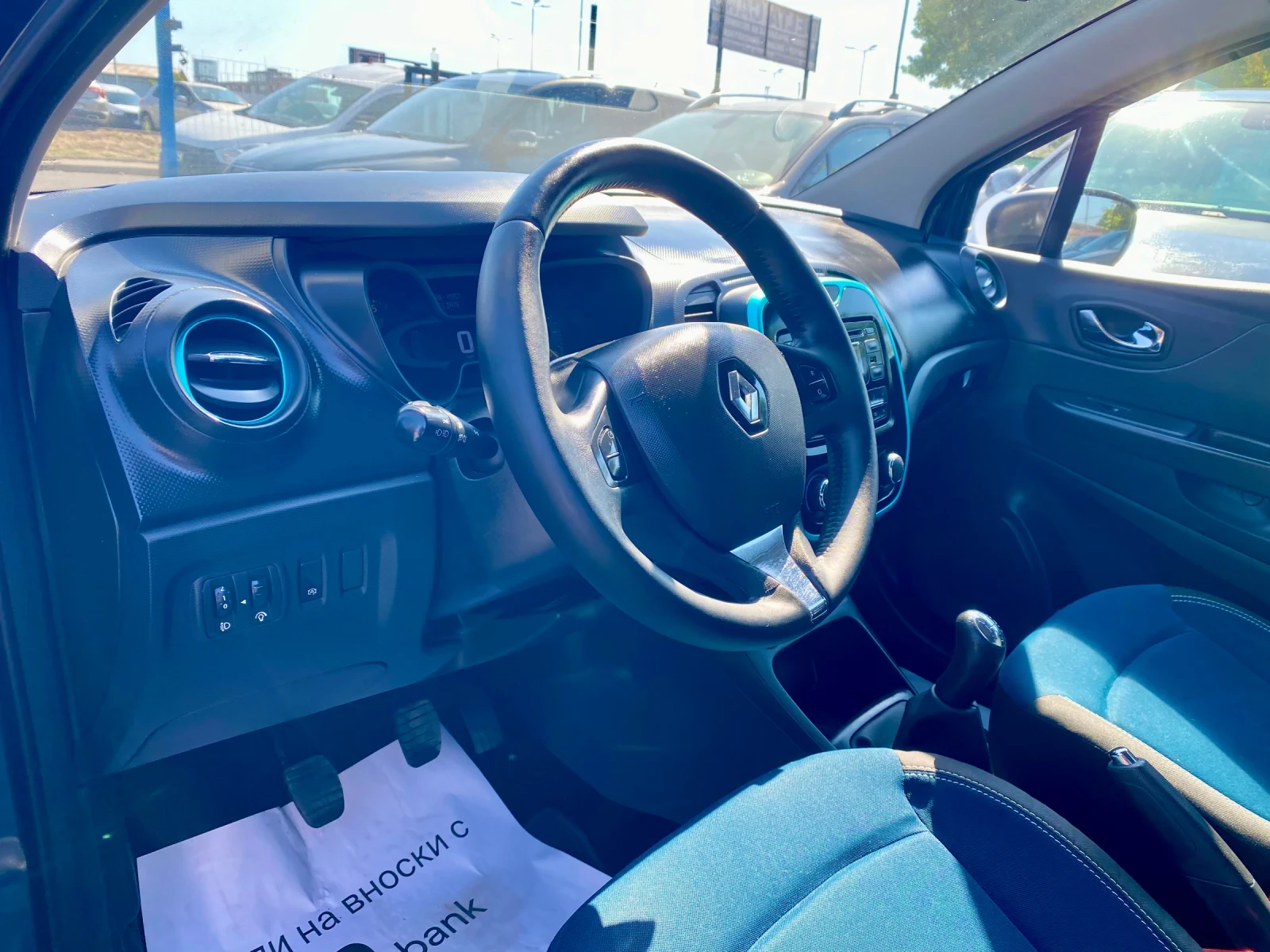 Renault Captur, снимка 6 - Автомобили и джипове - 55911730