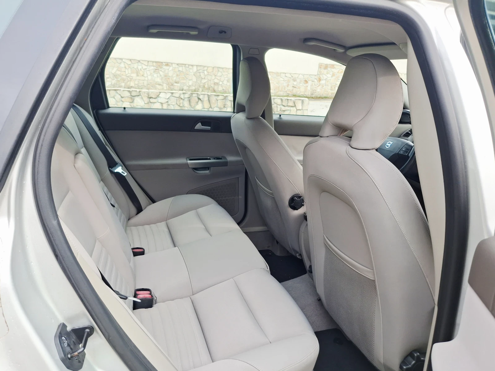 Volvo V50 2.0hdi.avtomatik, снимка 12 - Автомобили и джипове - 56048785