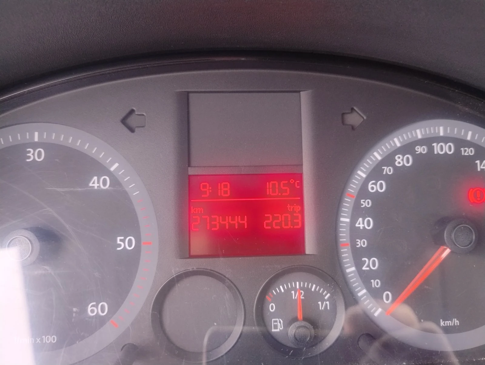 VW Caddy 6+ 1, снимка 14 - Автомобили и джипове - 56225038