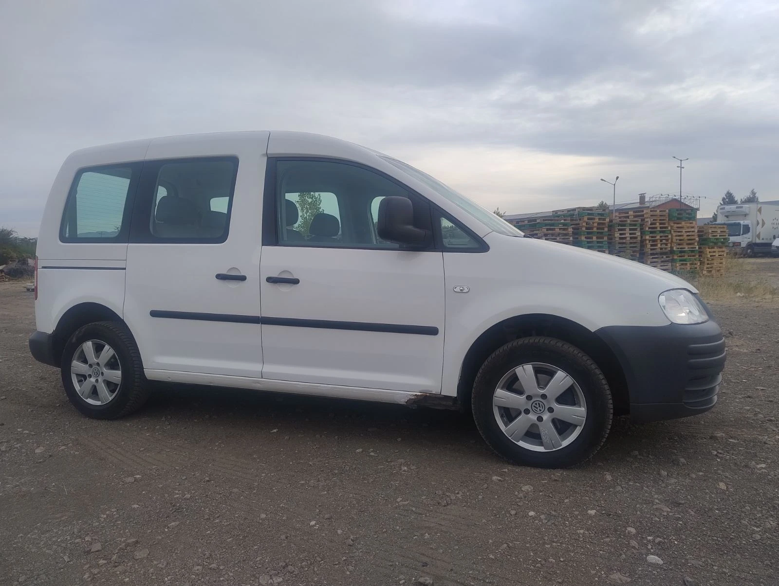 VW Caddy 6+ 1, снимка 5 - Автомобили и джипове - 56225038