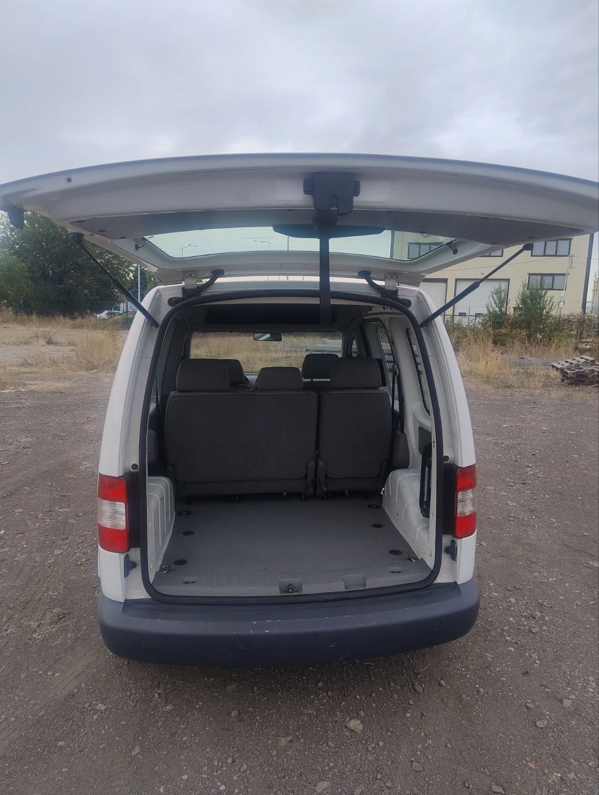 VW Caddy 6+ 1, снимка 8 - Автомобили и джипове - 56225038