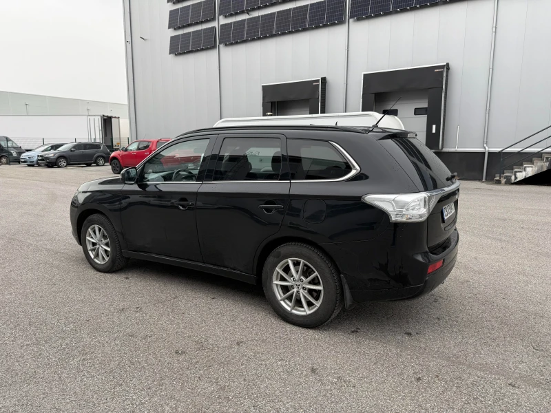 Mitsubishi Outlander 2.0  Plug-in Hybrid/ 4X4/ КАМЕРА/ ДИСТРОНИК , снимка 3 - Автомобили и джипове - 52645301