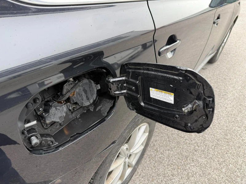 Mitsubishi Outlander 2.0  Plug-in Hybrid/ 4X4/ КАМЕРА/ ДИСТРОНИК , снимка 14 - Автомобили и джипове - 52645301