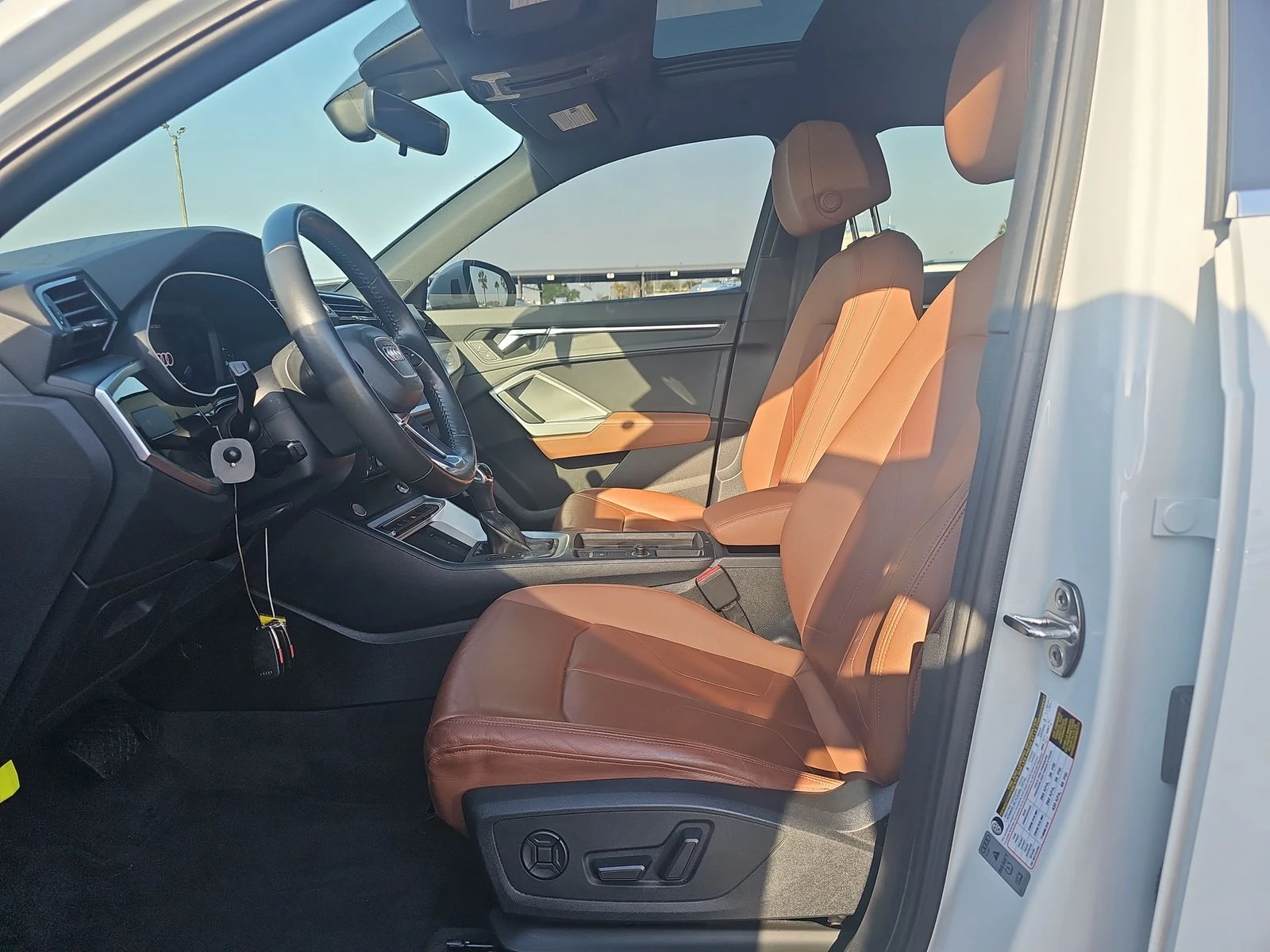 Audi Q3 Premium S-Line* Matrix* Диг.табло* Дистроник* Пано - изображение 8