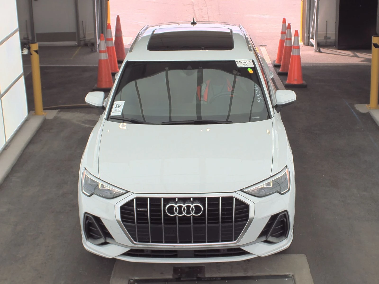 Audi Q3 Premium S-Line* Matrix* Диг.табло* Дистроник* Пано - изображение 2