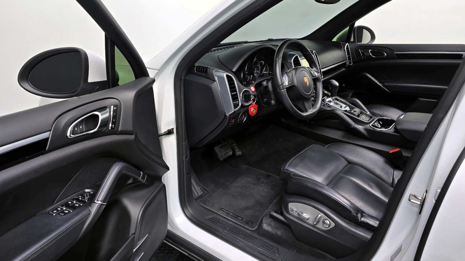 Porsche Cayenne 3.0 - изображение 10