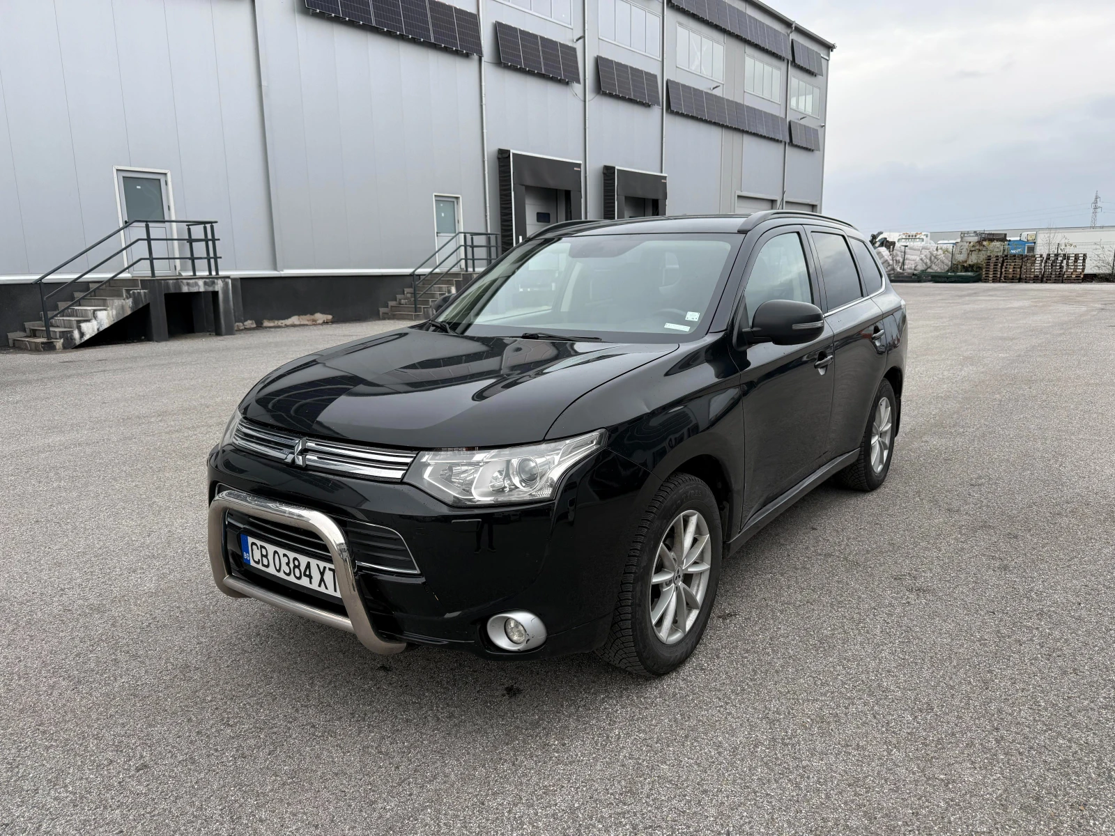 Mitsubishi Outlander 2.0  Plug-in Hybrid/ 4X4/ КАМЕРА/ ДИСТРОНИК  - изображение 2