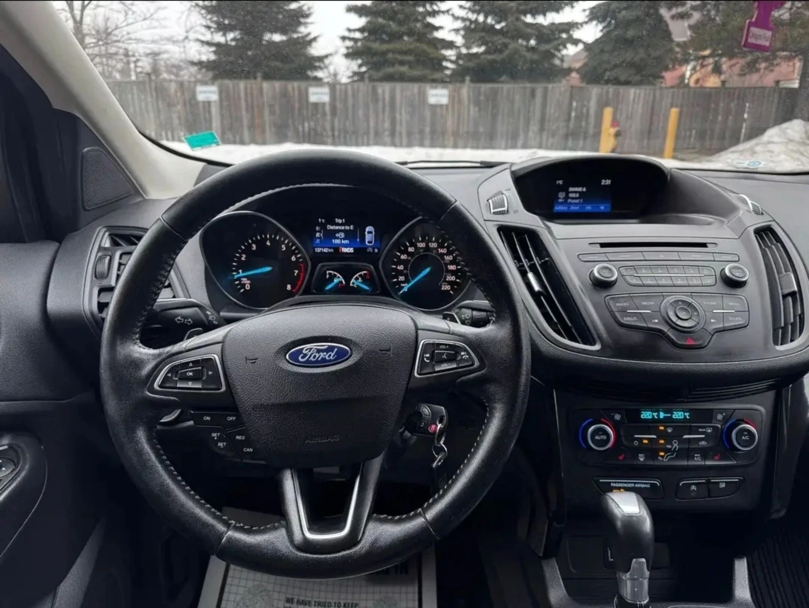 Ford Escape 2018/137k.km/KEYLESS/PODGREV/CAMERA/4x4, снимка 11 - Автомобили и джипове - 53795873