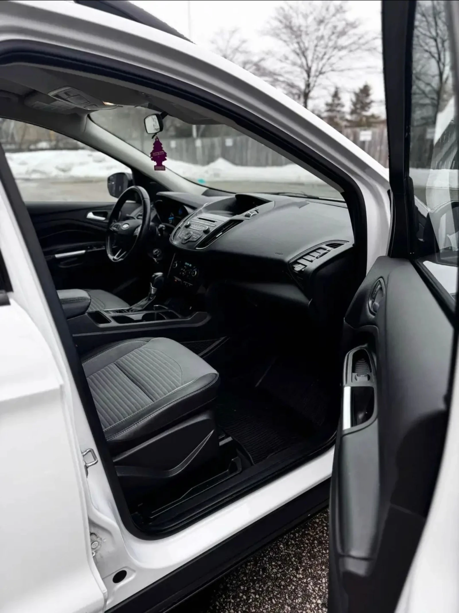 Ford Escape 2018/137k.km/KEYLESS/PODGREV/CAMERA/4x4, снимка 14 - Автомобили и джипове - 53795873