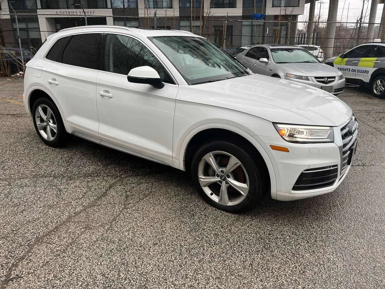 Audi Q5 PROGRESSIV/CARFAX/ПАНОРАМА/ПОДГРЕВИ, снимка 3 - Автомобили и джипове - 53929605