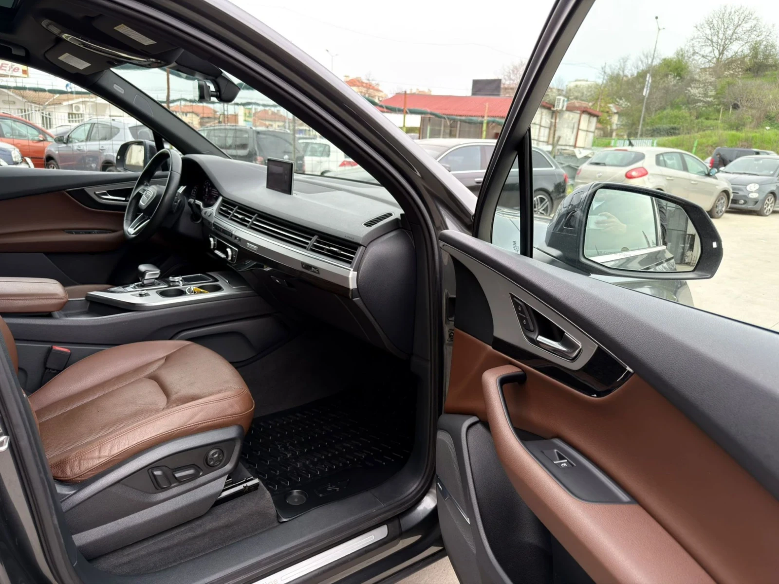 Audi Q7 3.0TFSI/S-line/Full/6+ 1/360/Pano/Обдухване/Bose, снимка 13 - Автомобили и джипове - 54222265