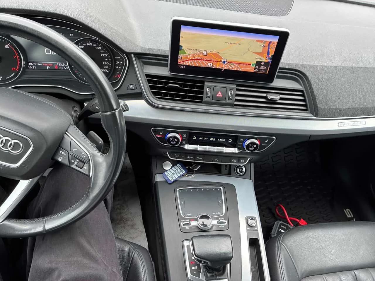 Audi Q5 * PROGRESSIV * ПАНО * ПОДГРЕВИ * KEYLESS * CARFAX, снимка 9 - Автомобили и джипове - 54556772