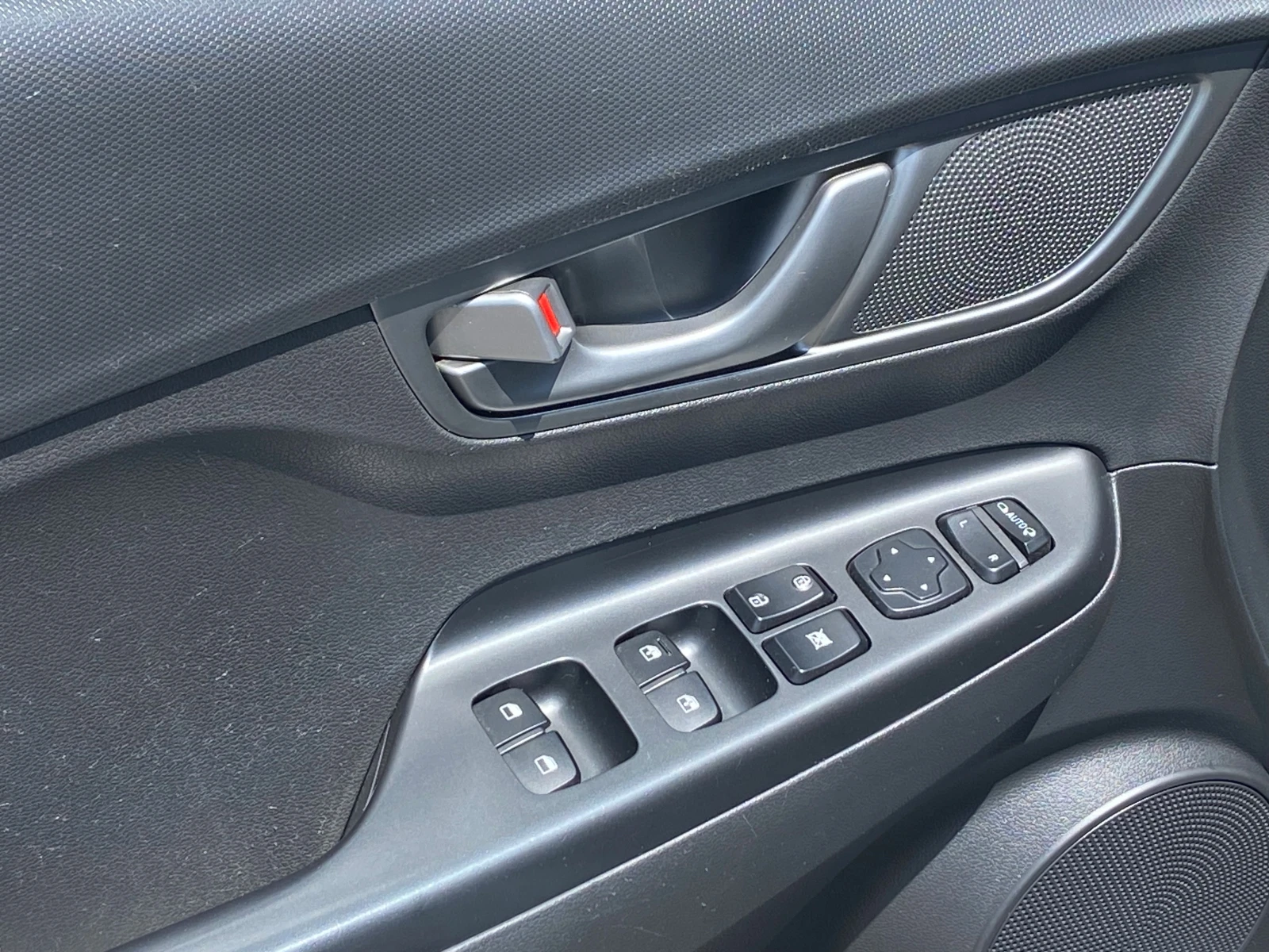 Hyundai Kona 64kw-204кс-Термо помпа!, снимка 7 - Автомобили и джипове - 54777409