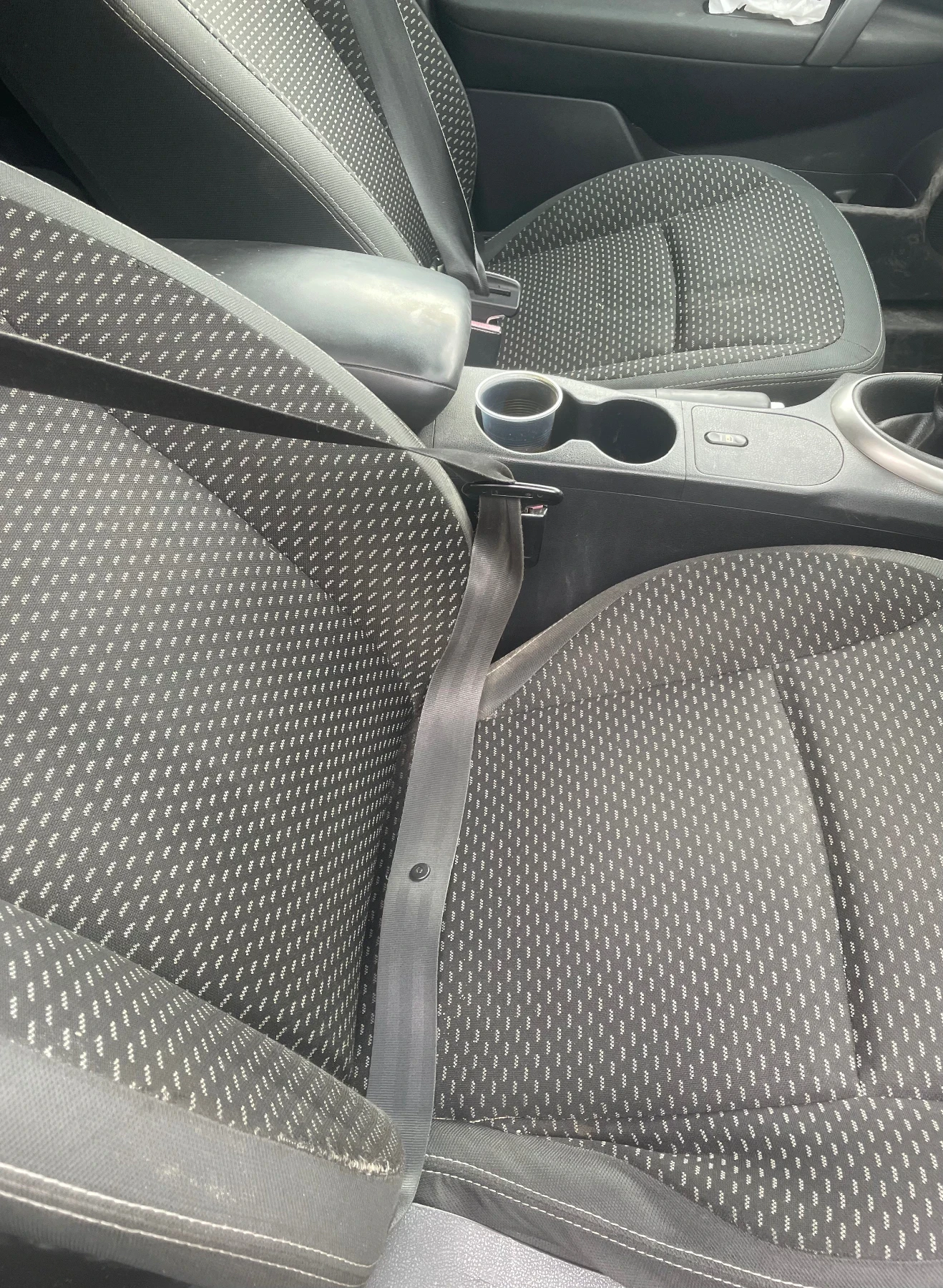 Nissan Qashqai 1.6 i, снимка 8 - Автомобили и джипове - 55607602