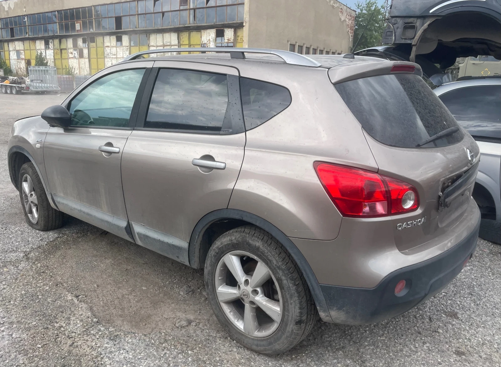 Nissan Qashqai 1.6 i, снимка 5 - Автомобили и джипове - 55607602