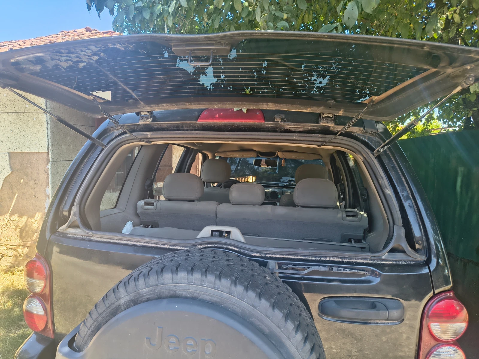 Jeep Cherokee Liberty 3.7, снимка 11 - Автомобили и джипове - 55673810