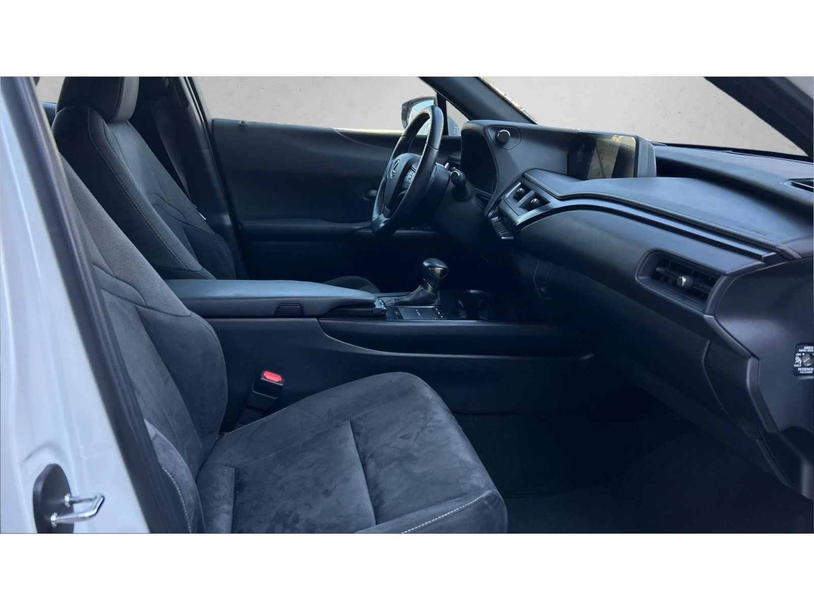 Lexus UX 250h 2.0 4X4 184к.с., Месечна вноска от 444  , снимка 9 - Автомобили и джипове - 56133641
